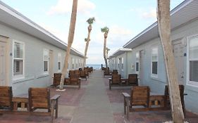 Shoreline All Suites Inn & Cabana Colony Cottages